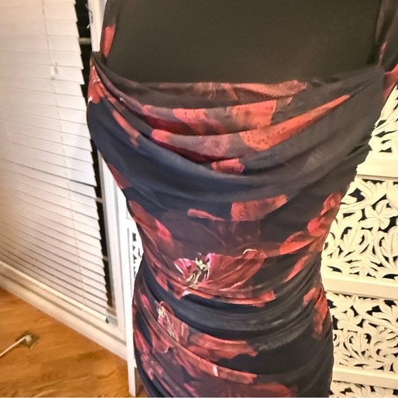 NWT Kutumai Floral Maxi Dress in Black and Red Sz L - Picture 3 of 6